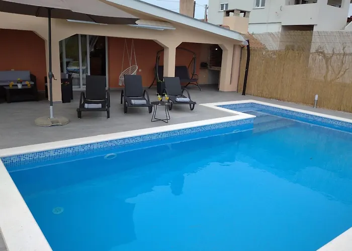 Family Friendly House With A Swimming Pool - Zadar - 25030