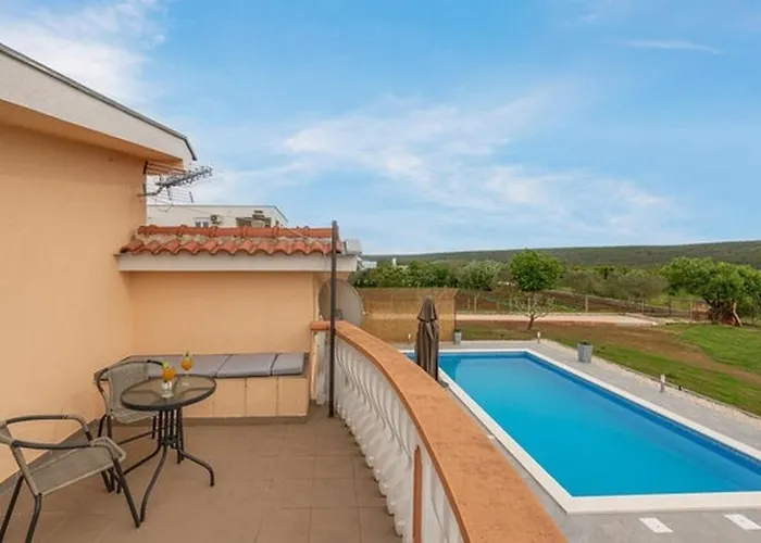Family Friendly House With A Swimming Pool - Zadar - 25030 * Debeljak