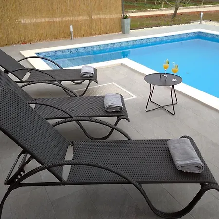 Дом отдыха Family Friendly House With A Swimming Pool - Zadar - 25030 *