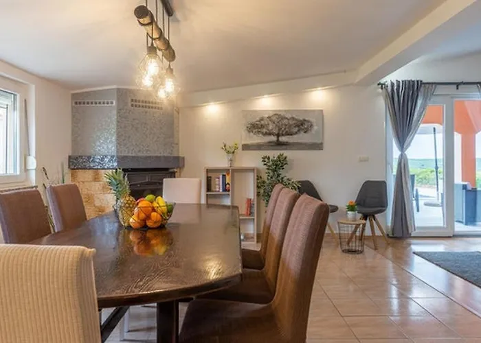 Holiday home Family Friendly House With A Swimming Pool - Zadar - 25030